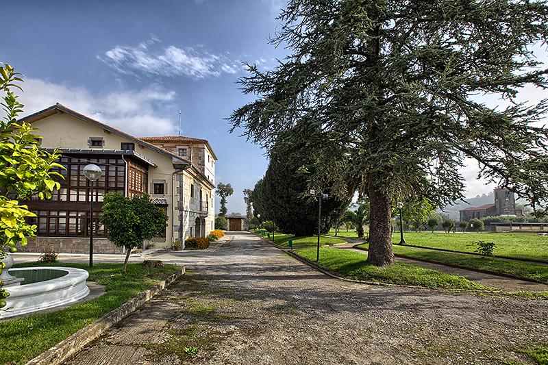 Albergue juvenil Gerardo Diego:Edificio principal